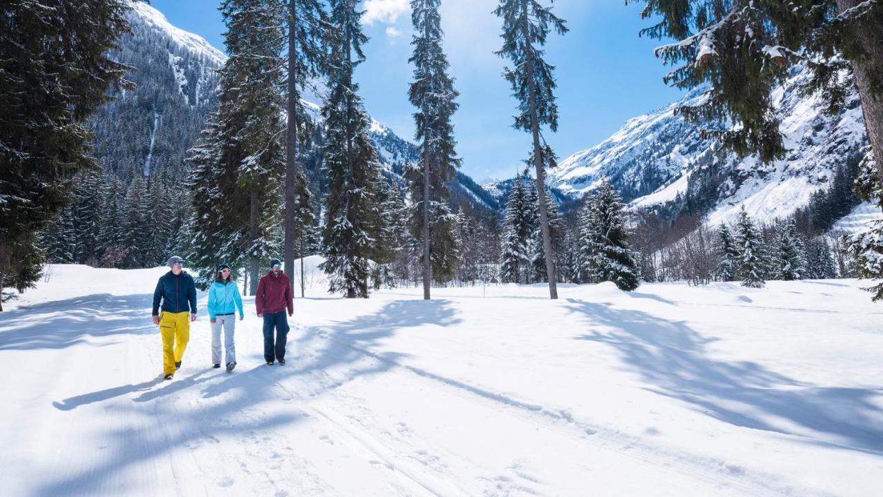 Hotel Alpina Klosters Buitenkant foto