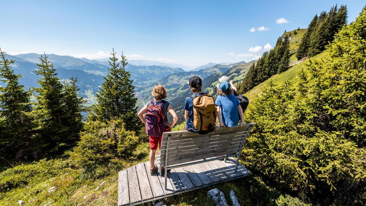 Hotel Alpina Klosters Buitenkant foto