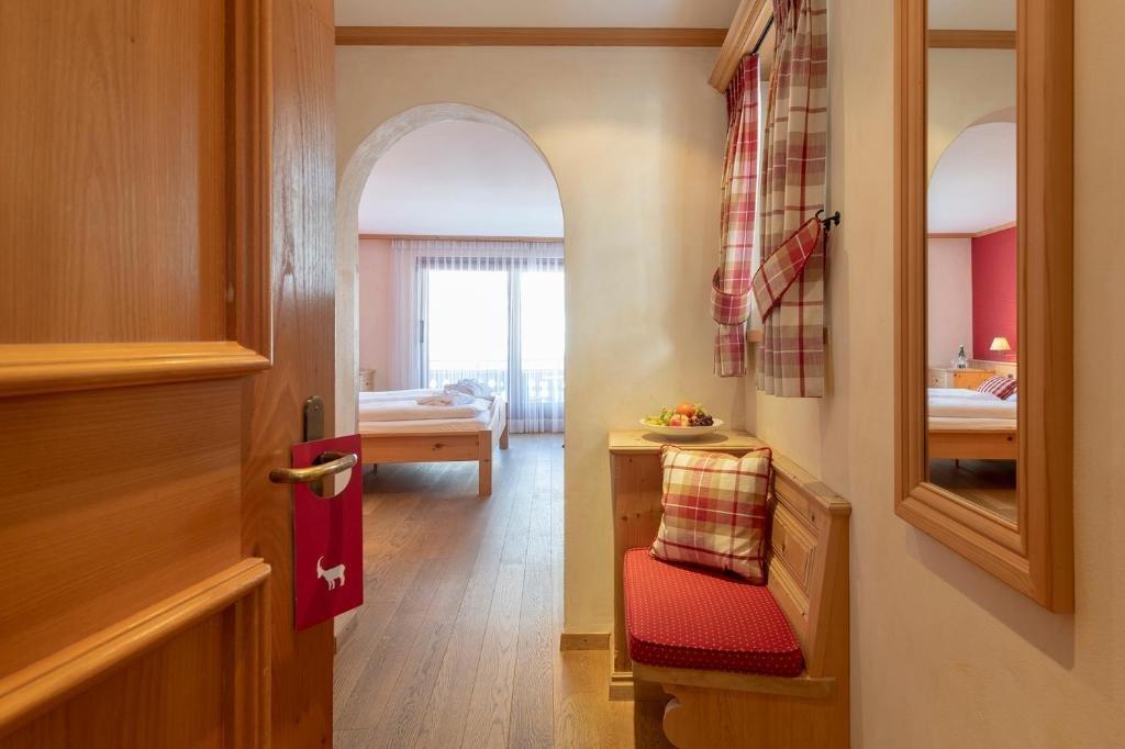 Hotel Alpina Klosters Buitenkant foto