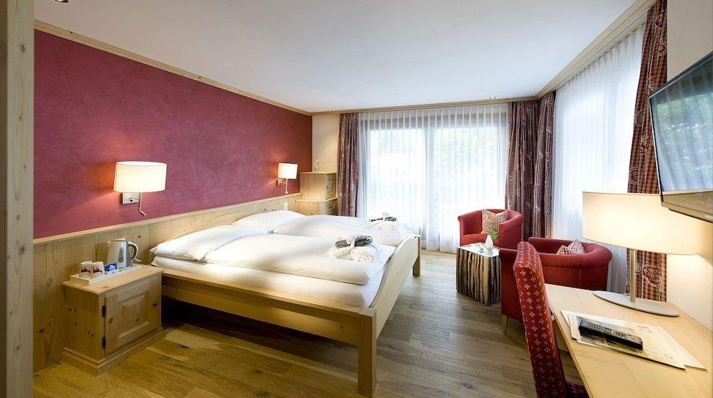 Hotel Alpina Klosters Buitenkant foto