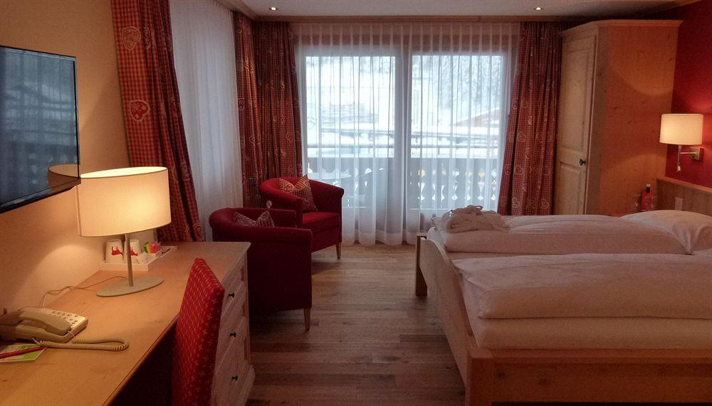 Hotel Alpina Klosters Buitenkant foto