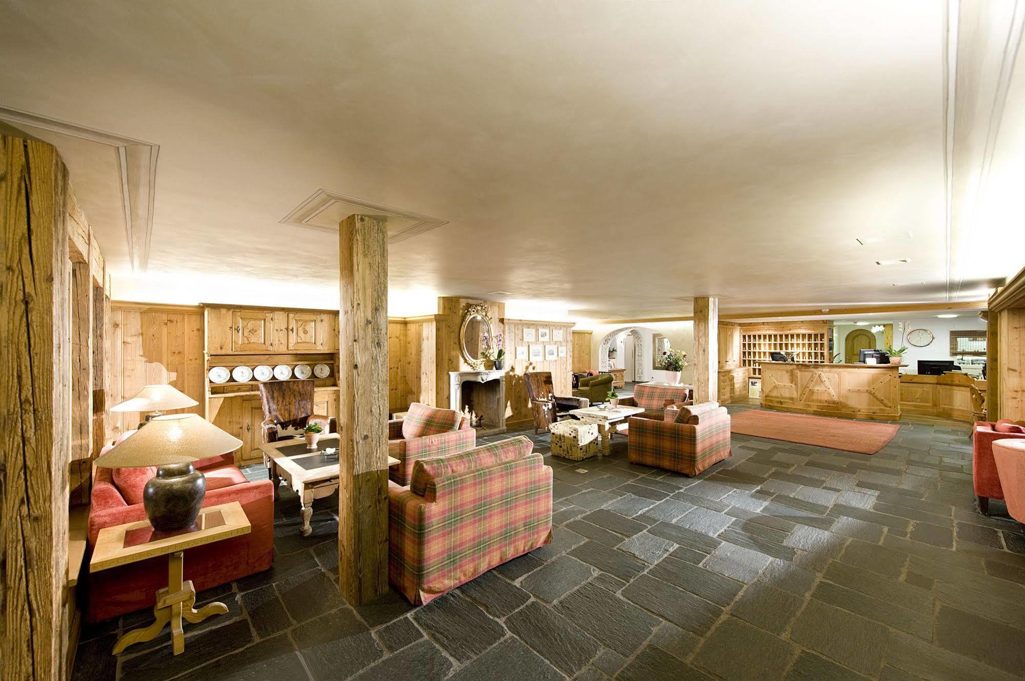 Hotel Alpina Klosters Buitenkant foto